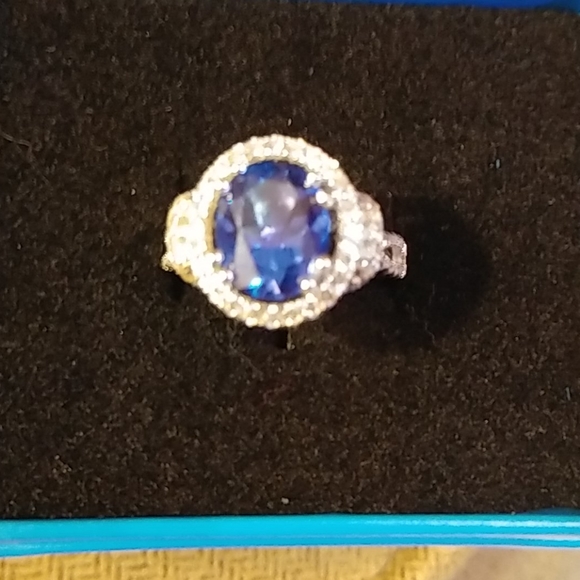 New Victoria Weick Swarovski Topaz Ring - Picture 4 of 14